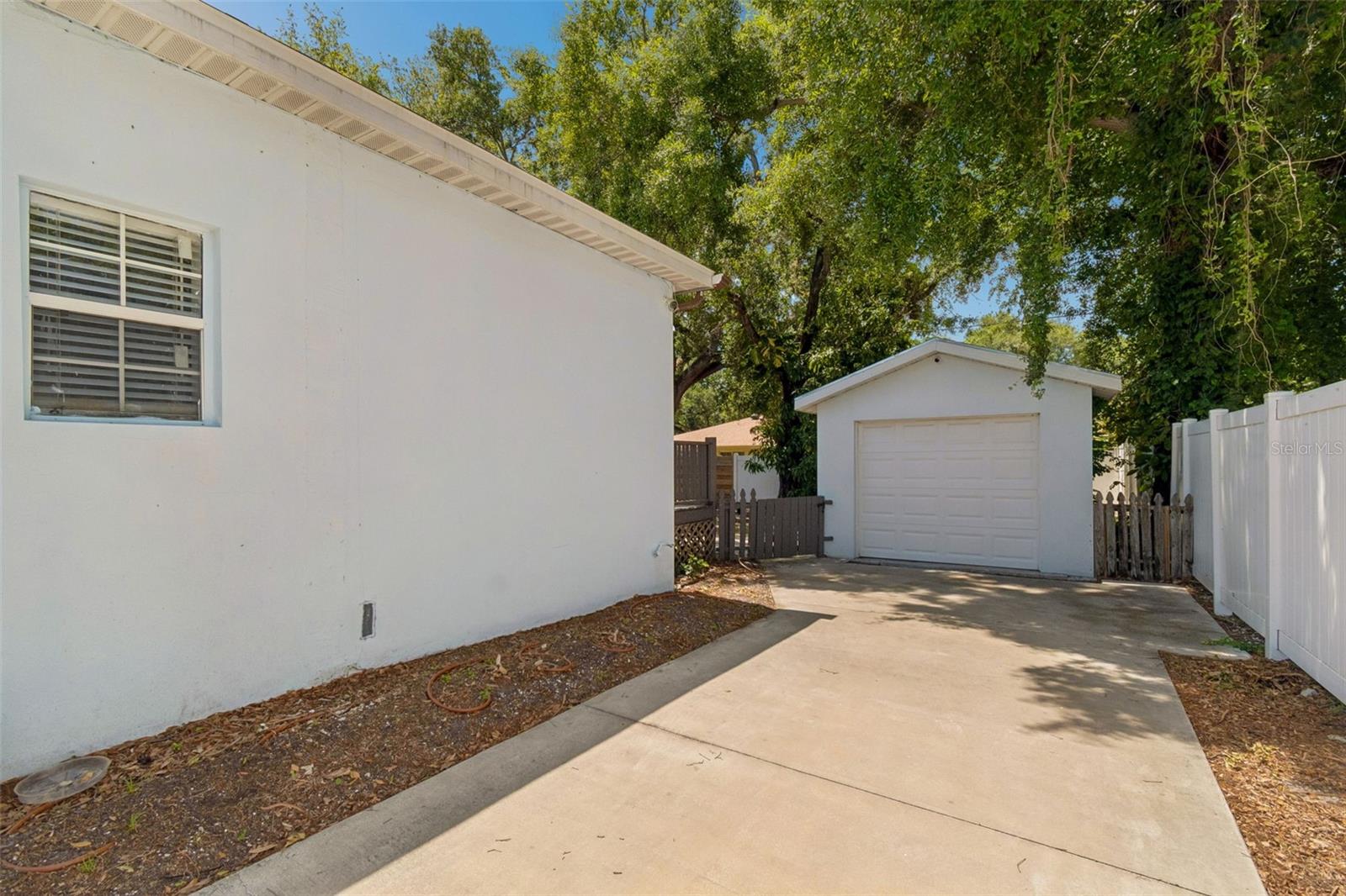 Image 39 of 73 For 2801 Manhattan Avenue