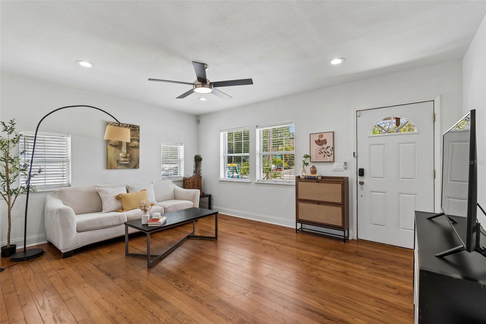 Image 9 of 73 For 2801 Manhattan Avenue