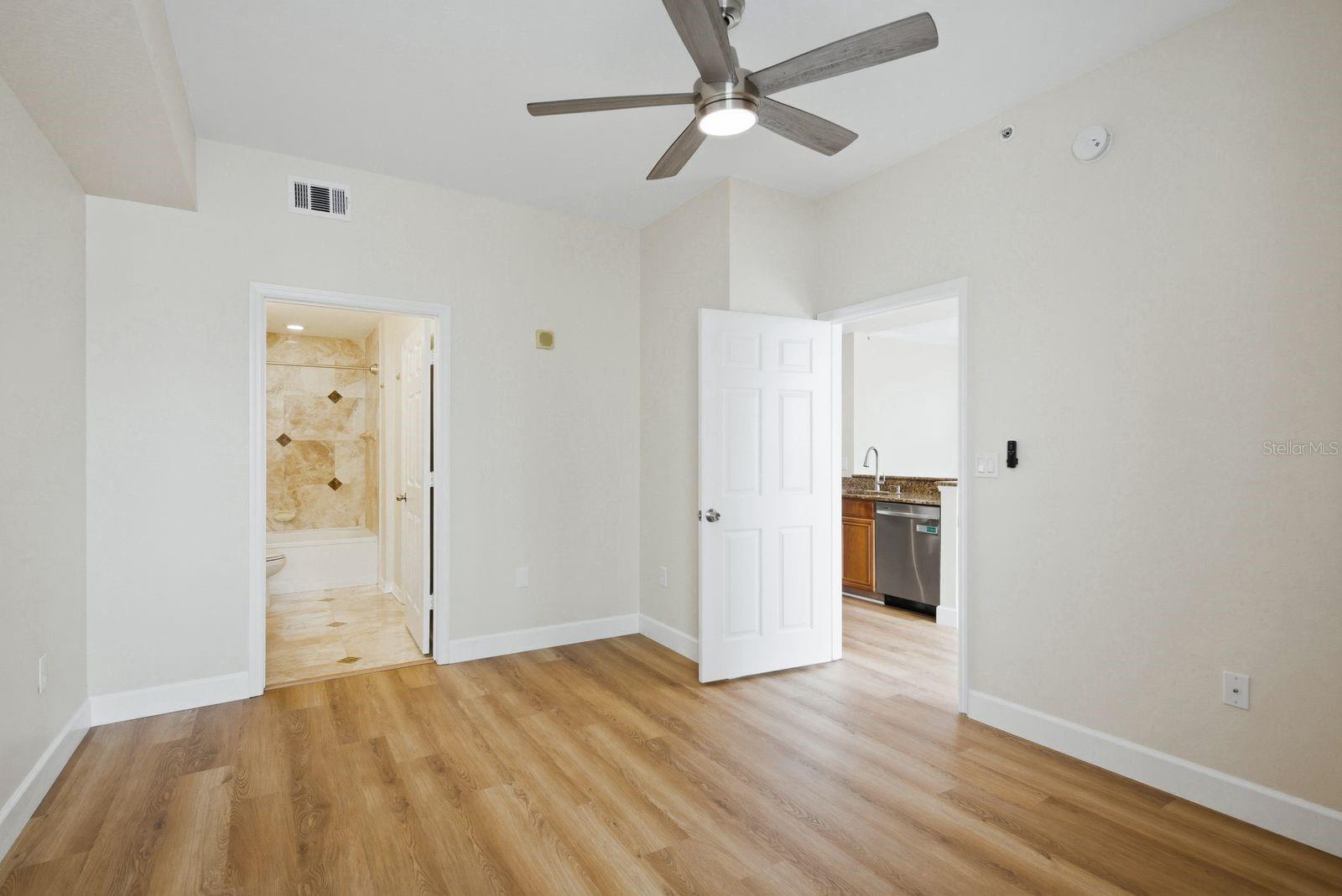 Image 22 of 61 For 700 Harbour Island Boulevard 718