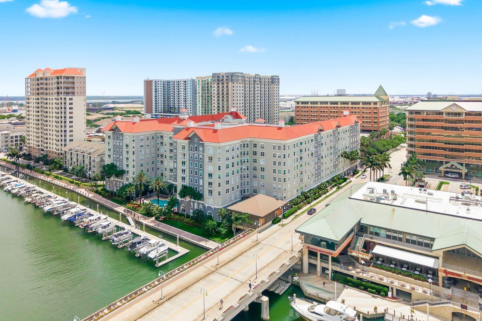 Image 43 of 61 For 700 Harbour Island Boulevard 718