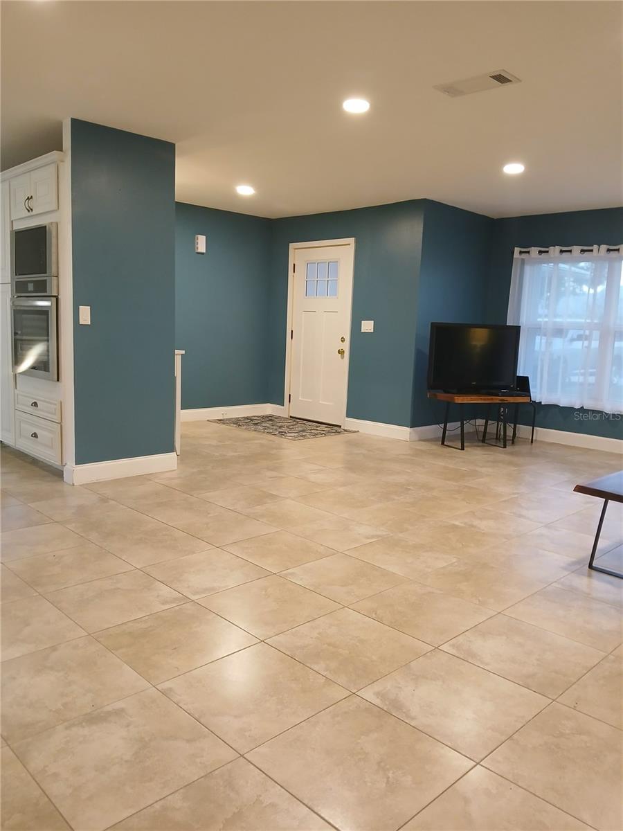 Image 11 of 46 For 186 Mandolin Drive