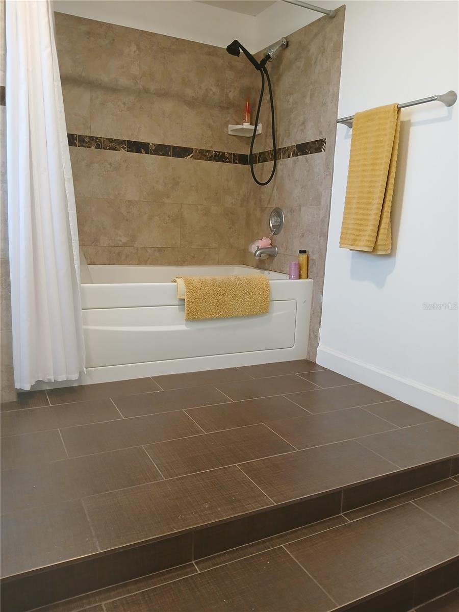 Image 26 of 46 For 186 Mandolin Drive