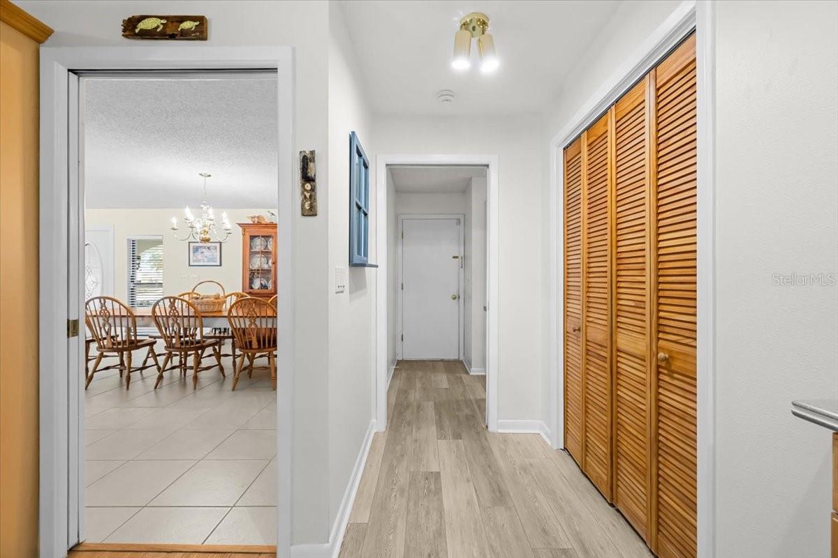 Image 10 of 61 For 3111 Hyde Park Drive