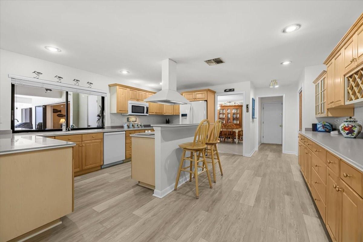 Image 15 of 61 For 3111 Hyde Park Drive