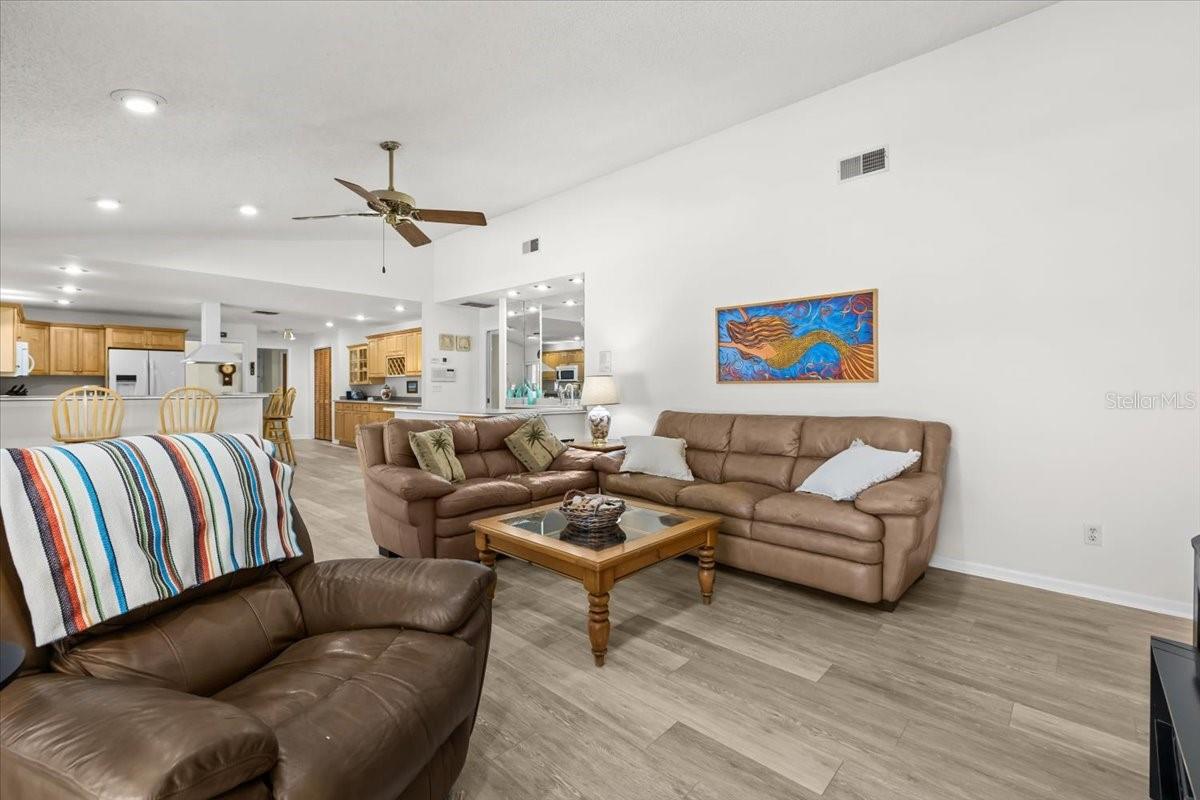 Image 20 of 61 For 3111 Hyde Park Drive