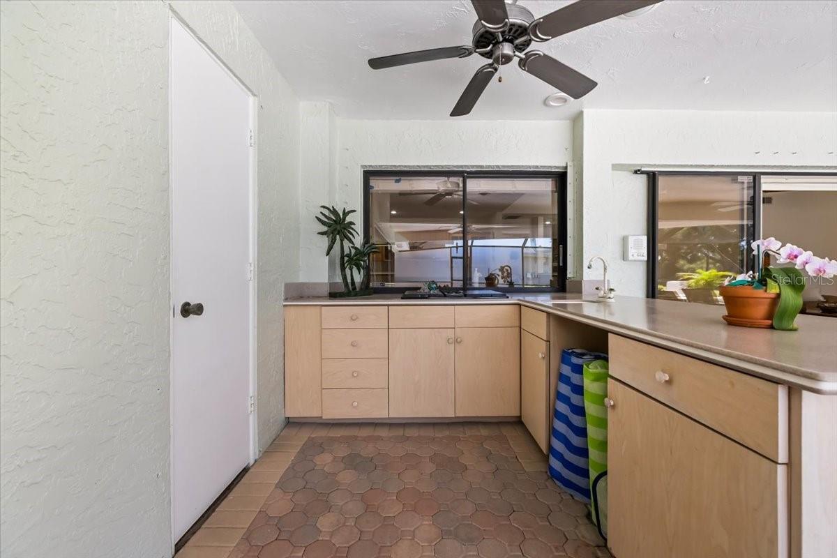 Image 29 of 61 For 3111 Hyde Park Drive