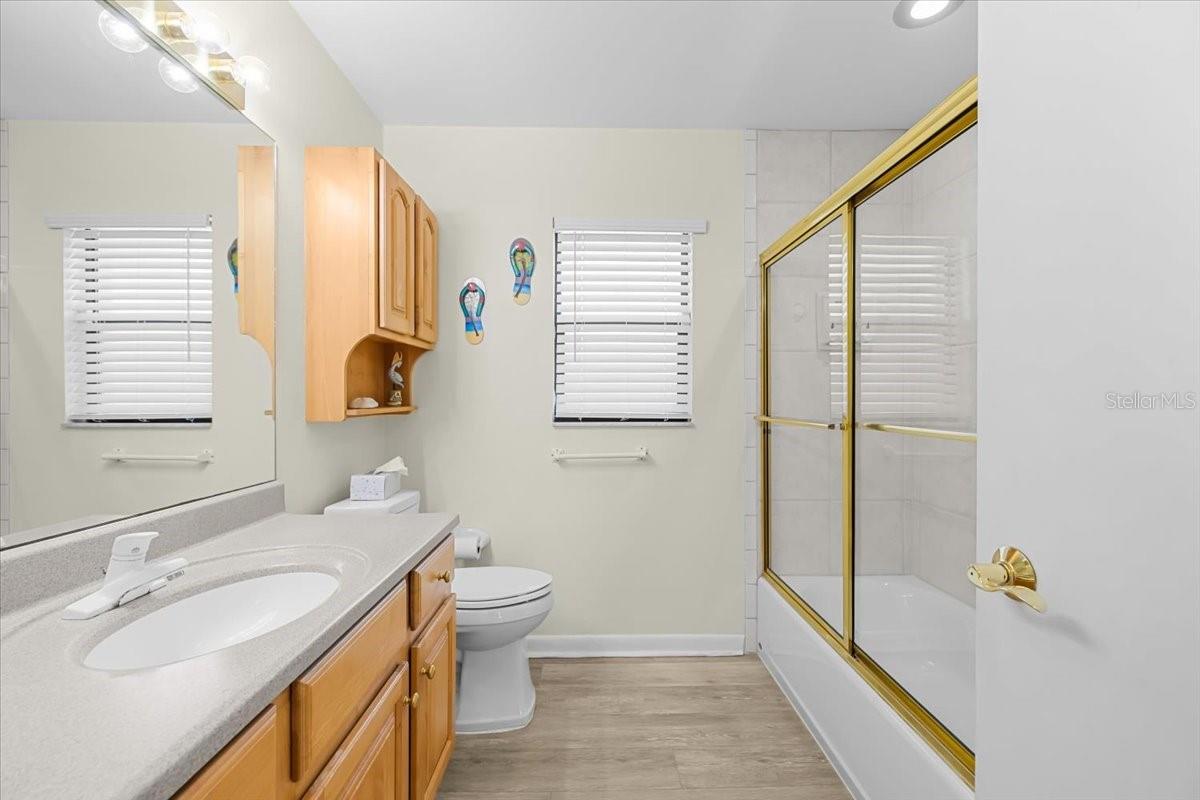 Image 38 of 61 For 3111 Hyde Park Drive