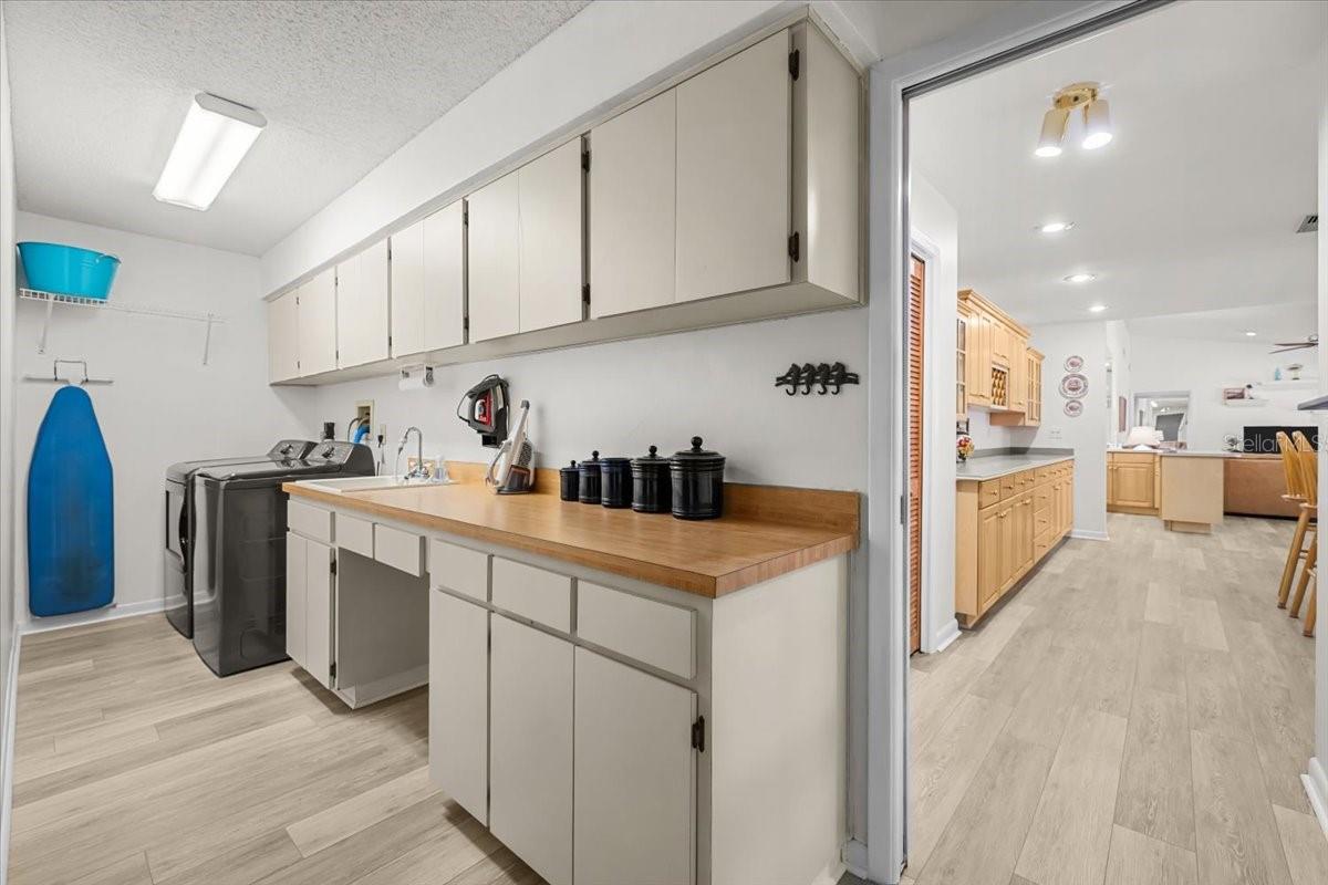 Image 41 of 61 For 3111 Hyde Park Drive