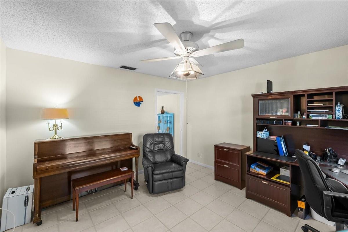 Image 42 of 61 For 3111 Hyde Park Drive