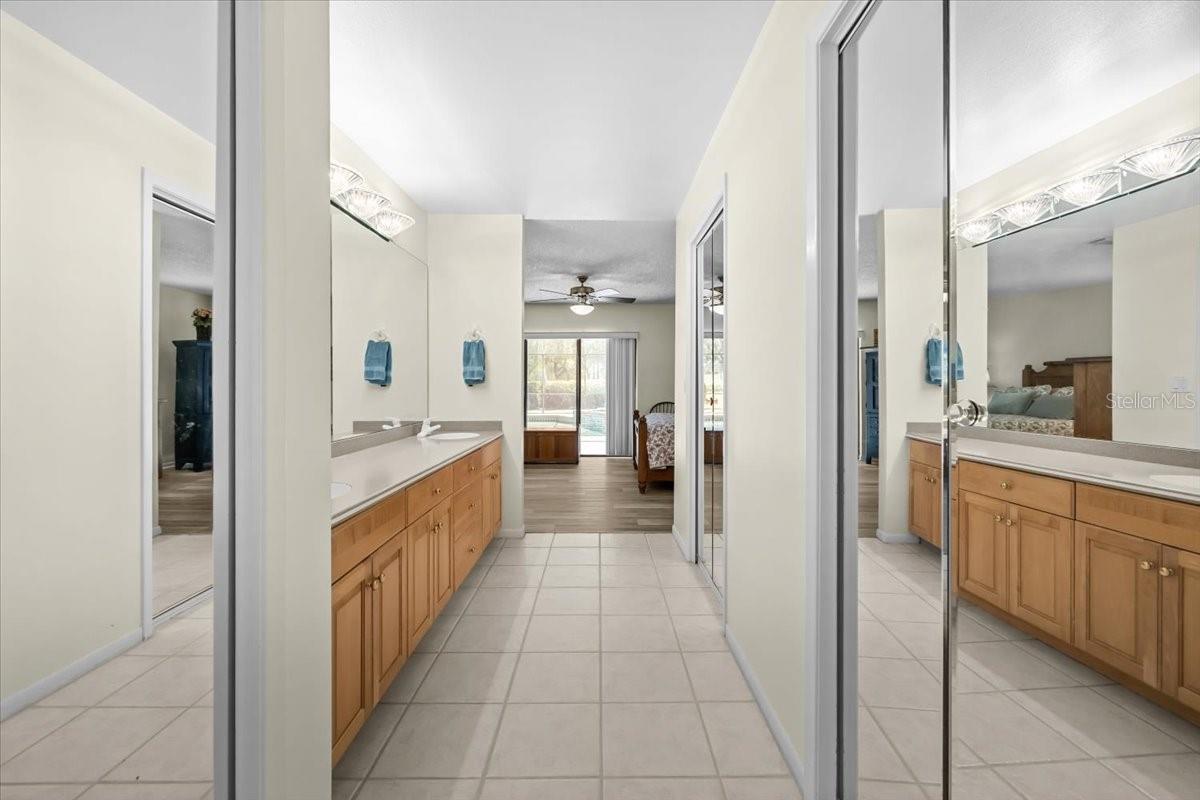 Image 45 of 61 For 3111 Hyde Park Drive