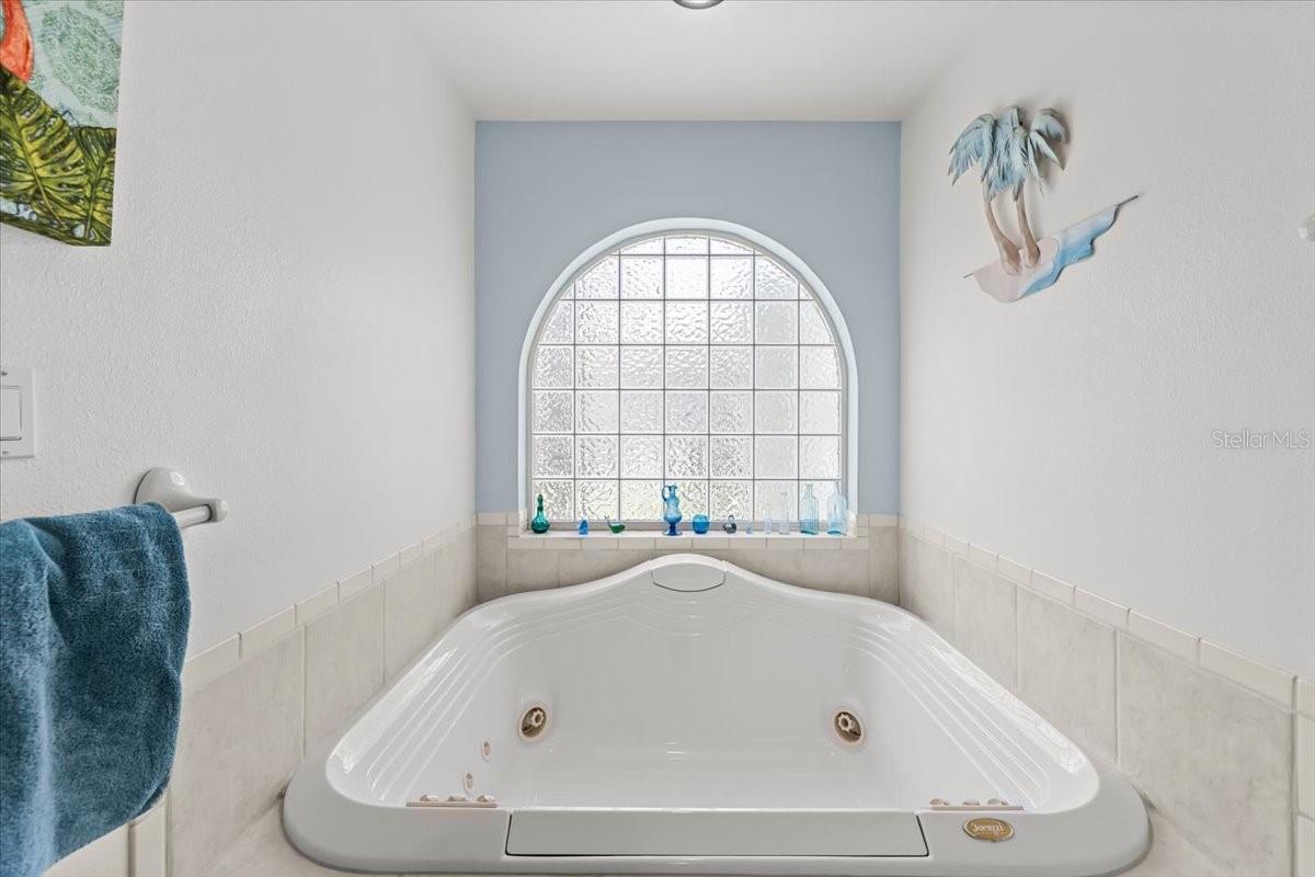 Image 46 of 61 For 3111 Hyde Park Drive