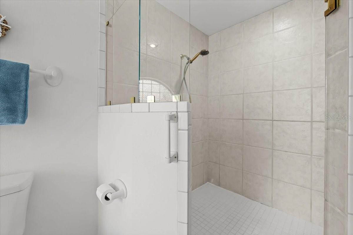 Image 47 of 61 For 3111 Hyde Park Drive