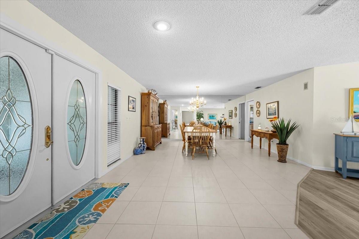 Image 5 of 61 For 3111 Hyde Park Drive