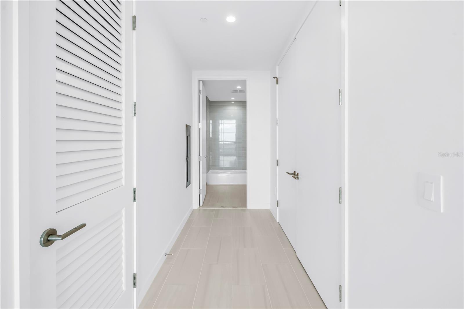 Image 17 of 43 For 400 Central Avenue 1608