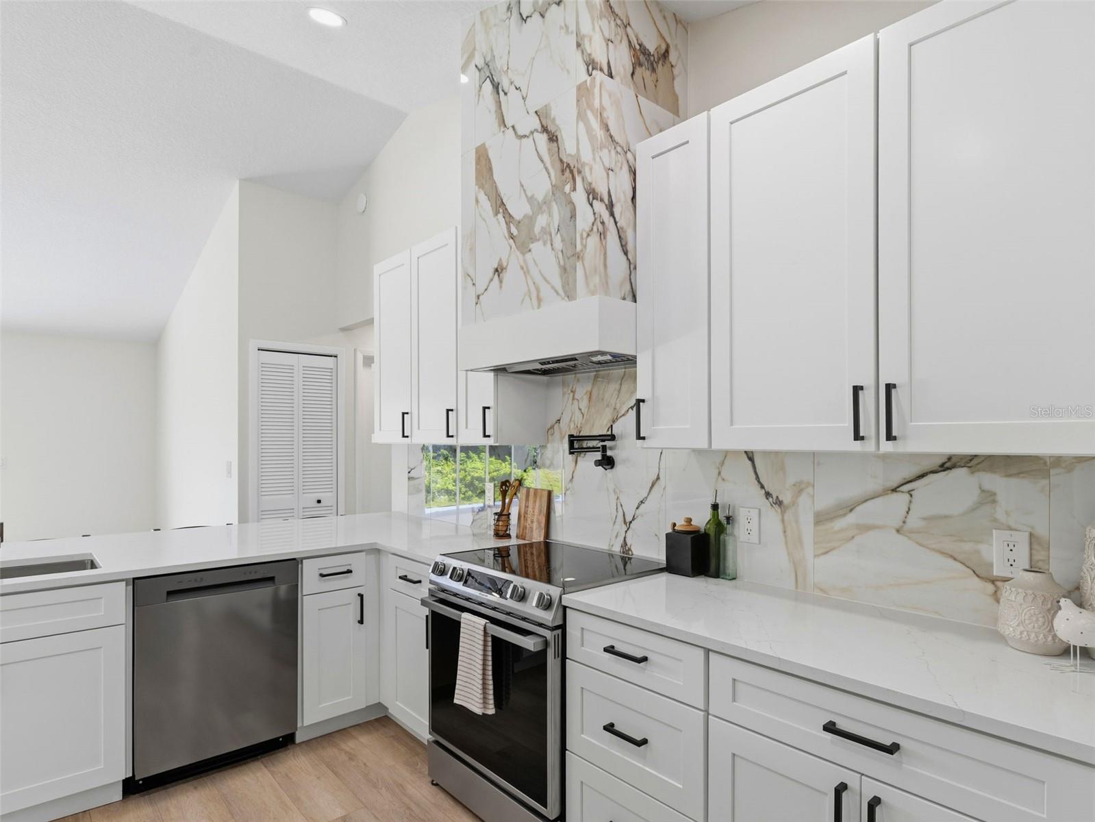 Image 13 of 43 For 8452 Yearling Lane