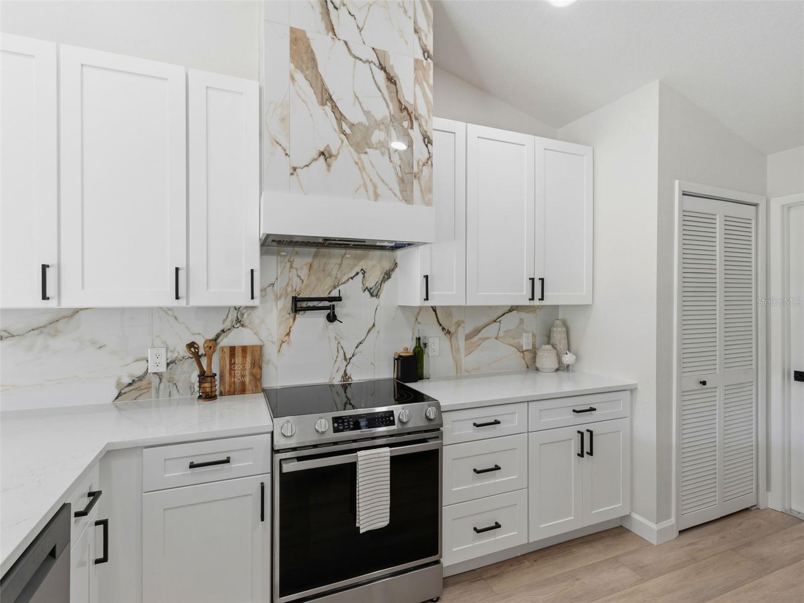 Image 14 of 43 For 8452 Yearling Lane