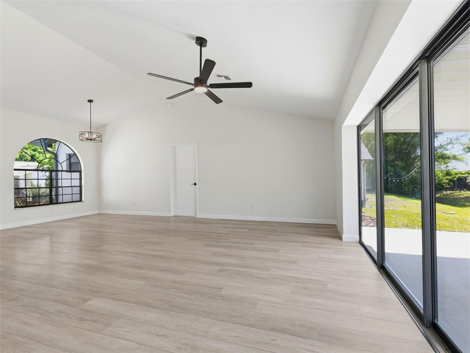 Image 19 of 43 For 8452 Yearling Lane