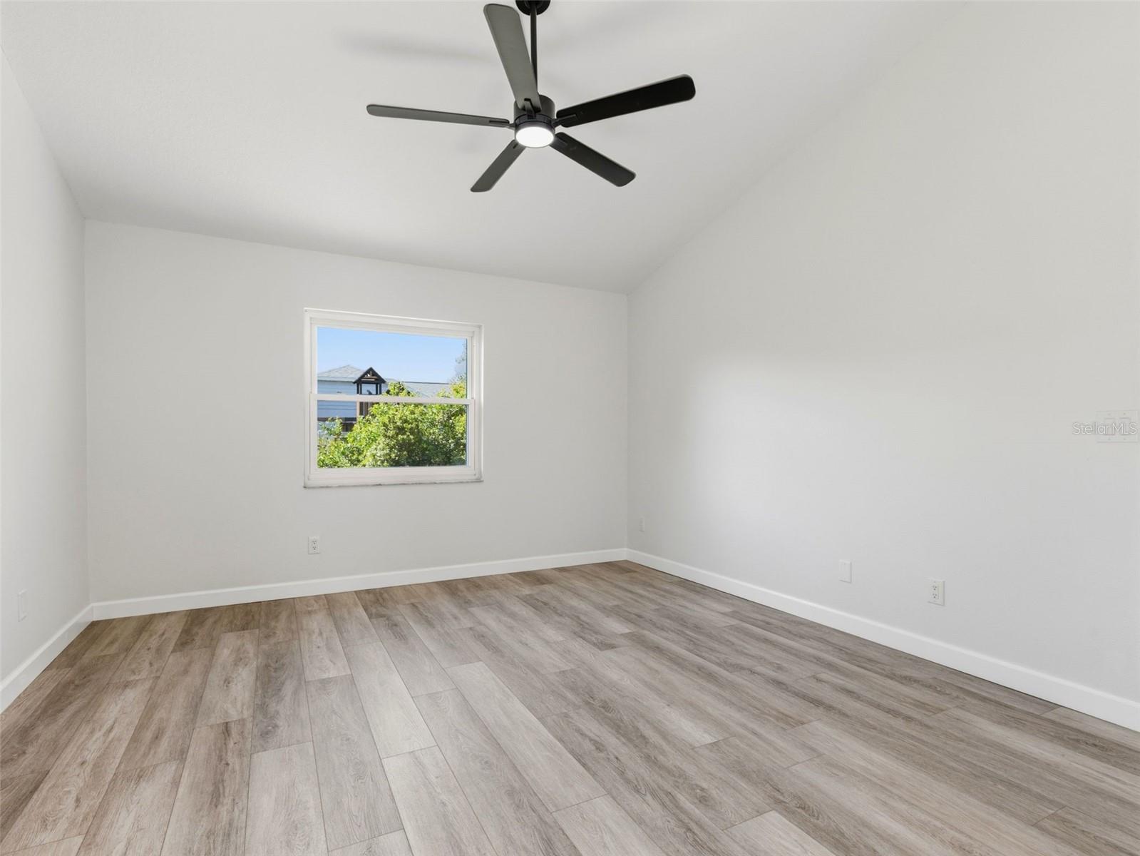 Image 22 of 43 For 8452 Yearling Lane