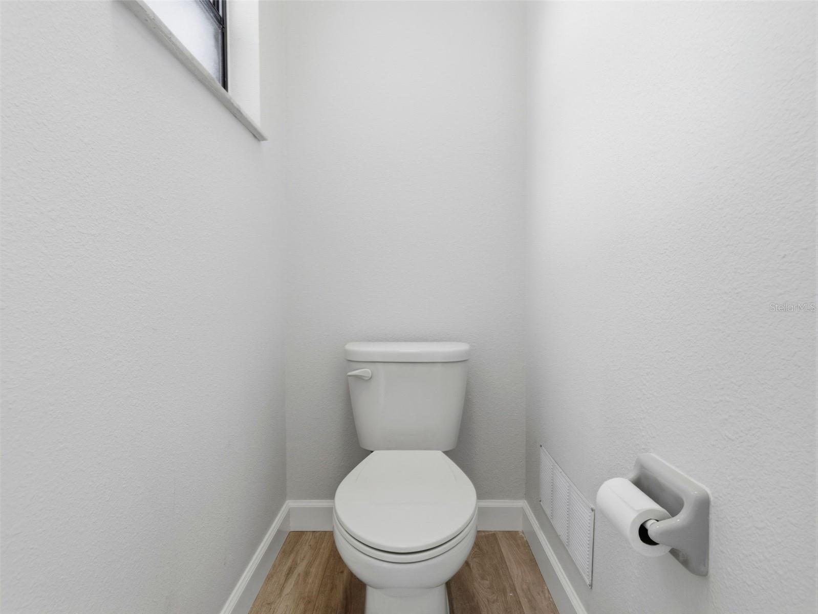 Image 27 of 43 For 8452 Yearling Lane