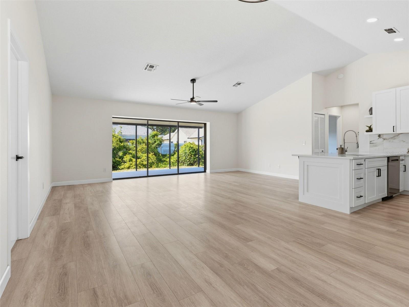 Image 7 of 43 For 8452 Yearling Lane