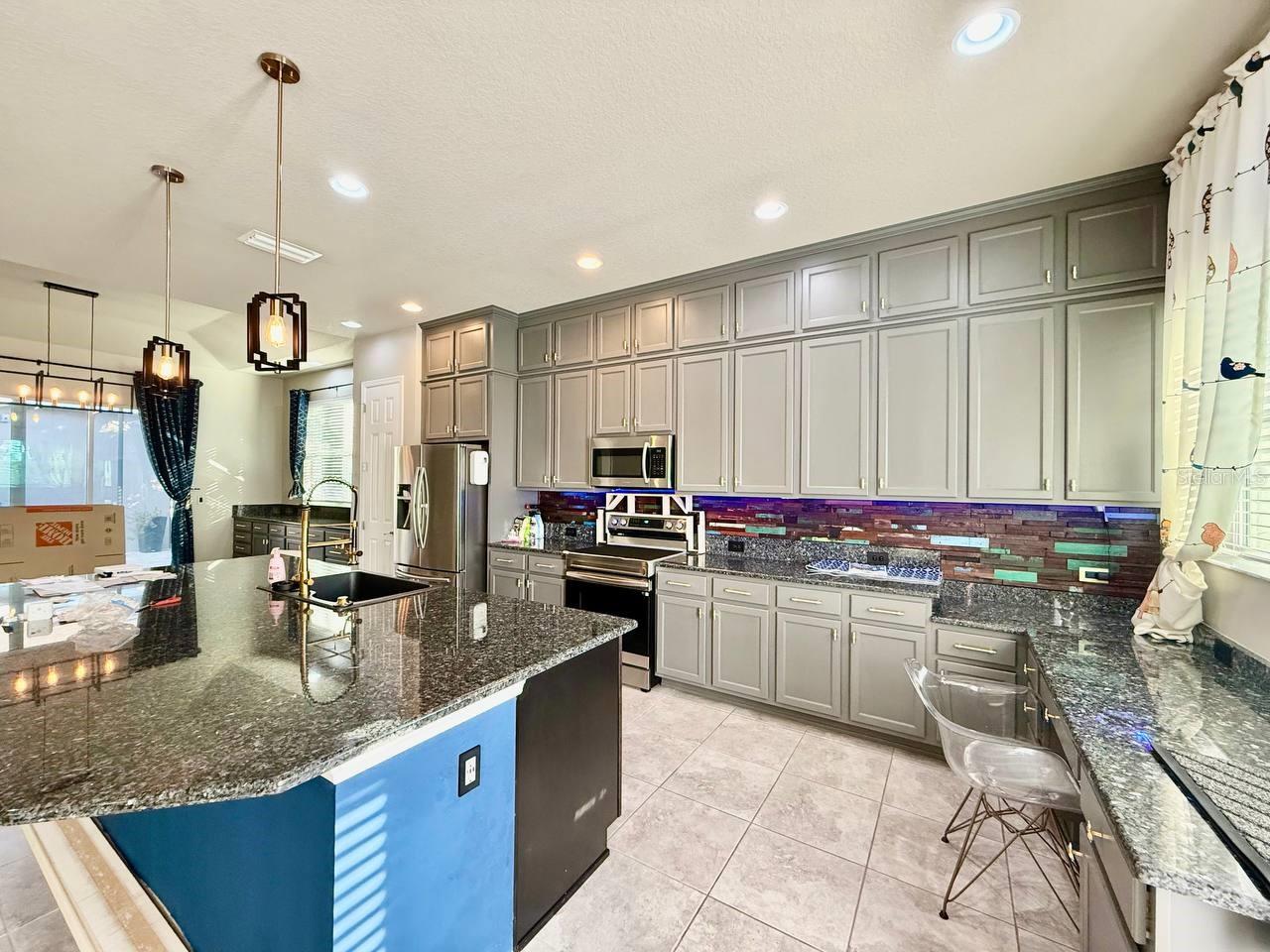 Image 11 of 43 For 6414 Salt Creek Avenue