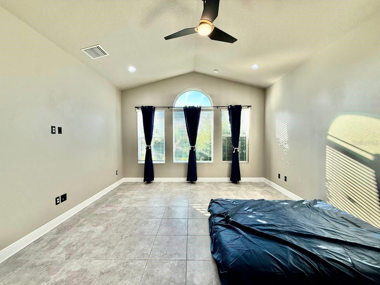 Image 18 of 43 For 6414 Salt Creek Avenue