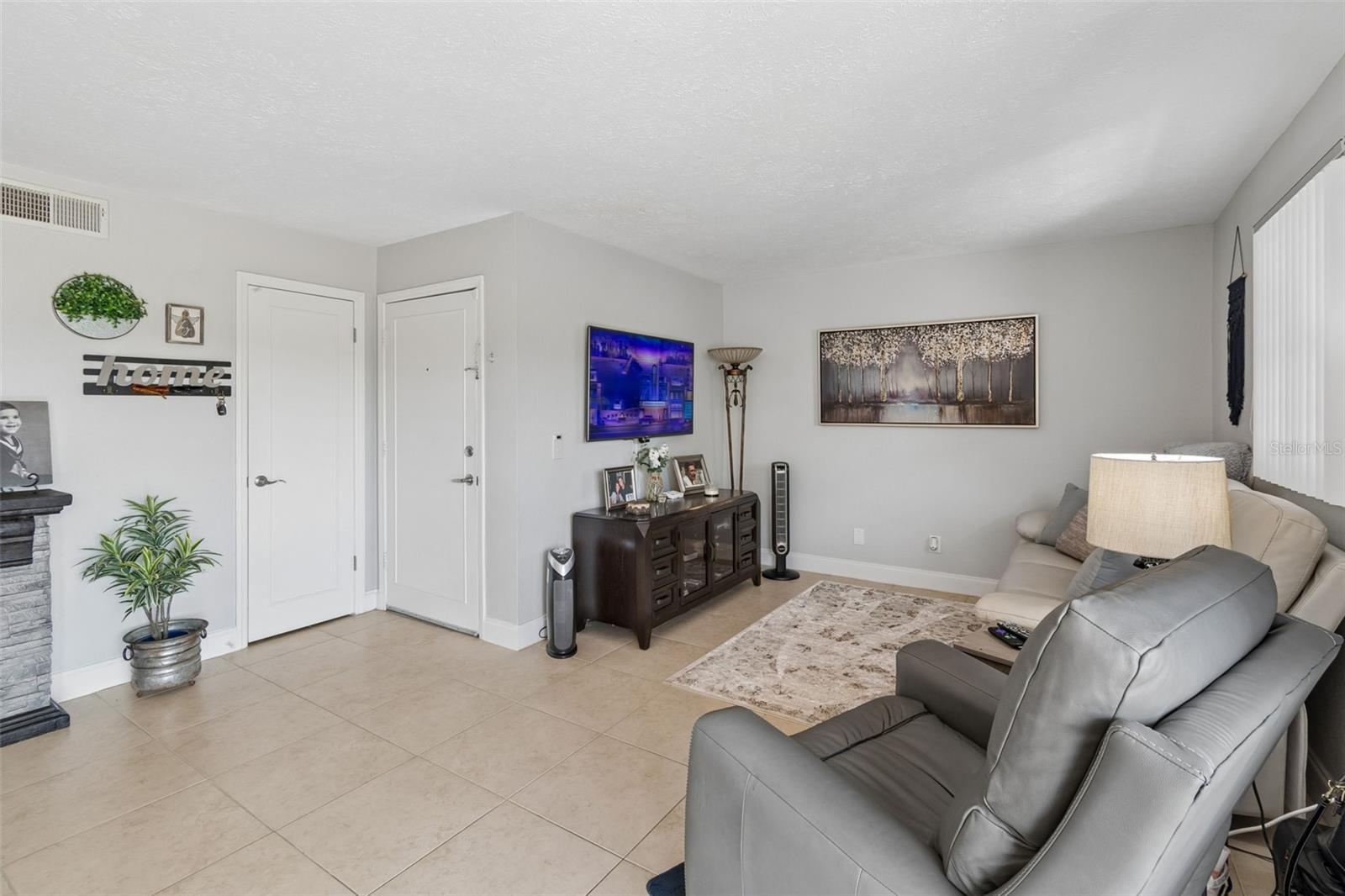 Image 10 of 54 For 13765 Juniper Blossom Drive 101