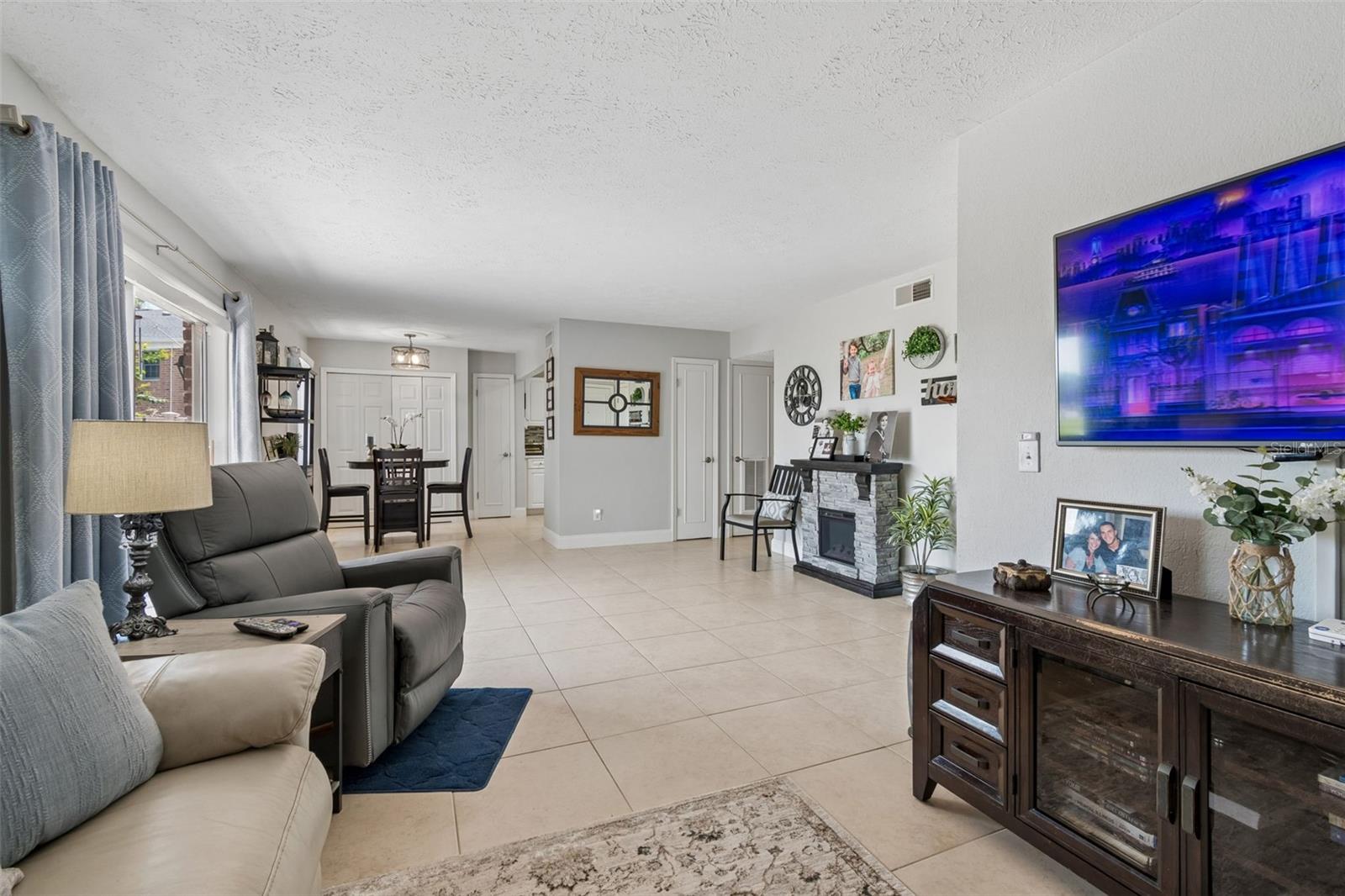 Image 12 of 54 For 13765 Juniper Blossom Drive 101