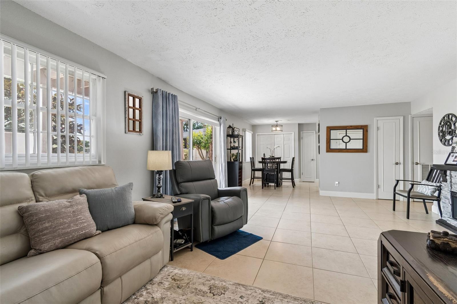 Image 13 of 54 For 13765 Juniper Blossom Drive 101