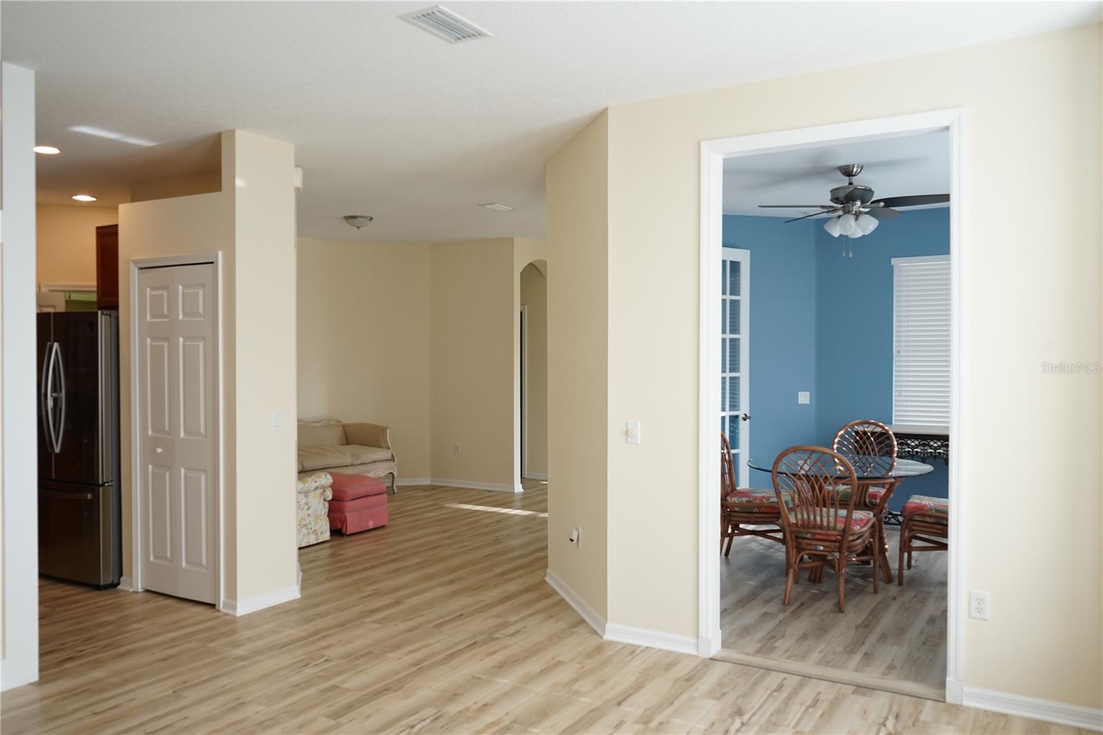 Image 19 of 81 For 201 Sunset Crest Court