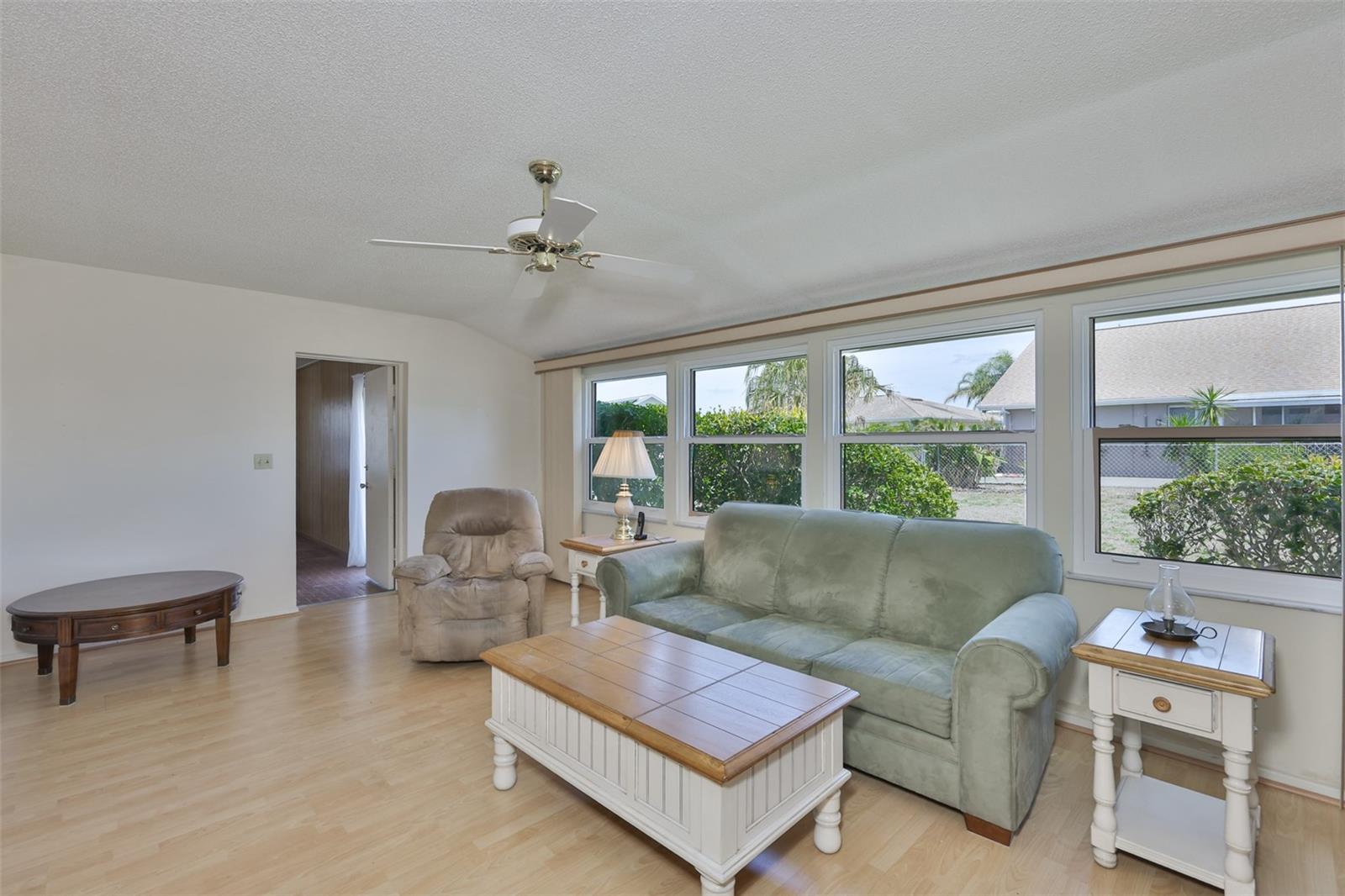 Image 12 of 47 For 1525 Allegheny Drive