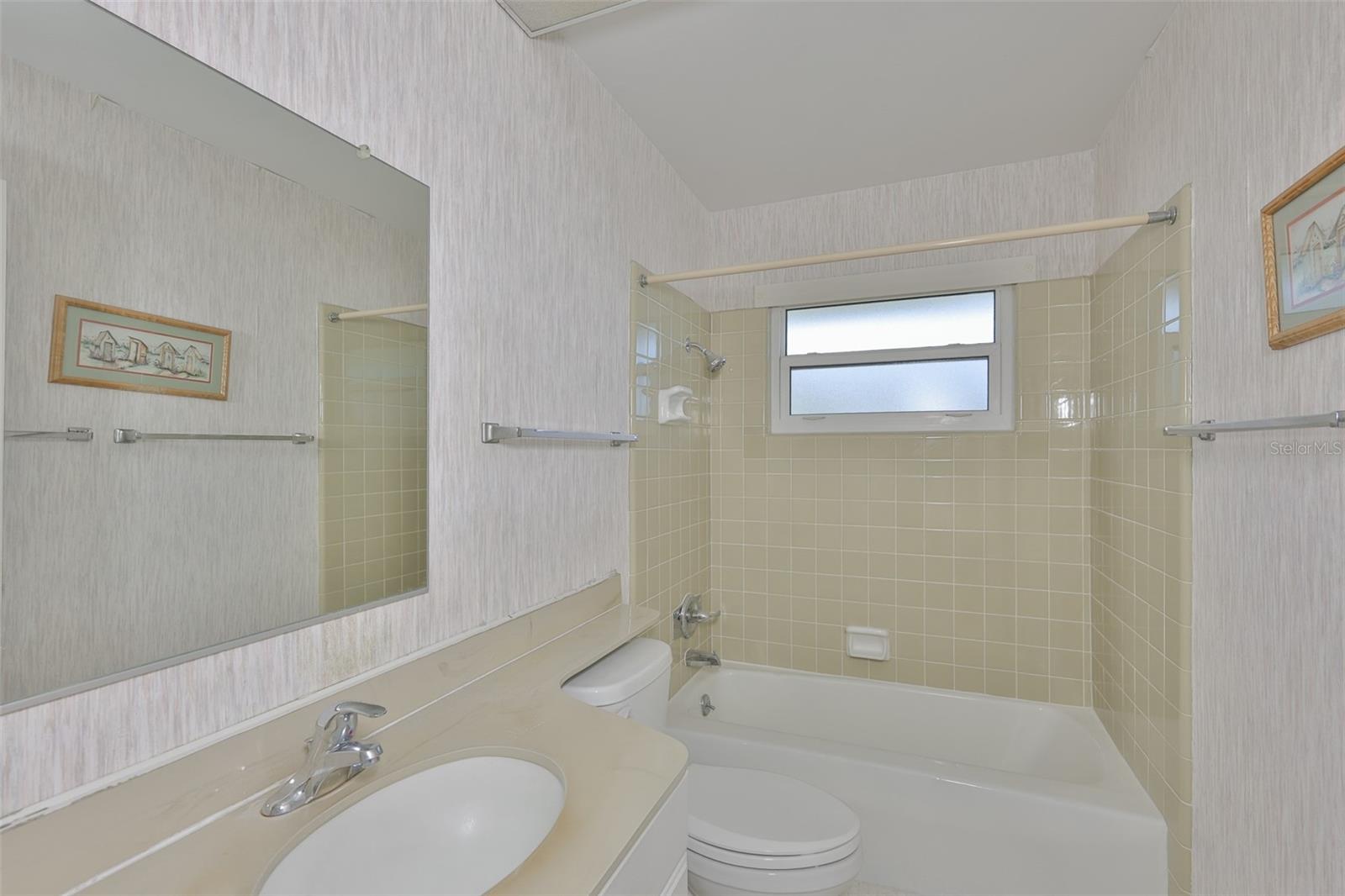 Image 18 of 47 For 1525 Allegheny Drive