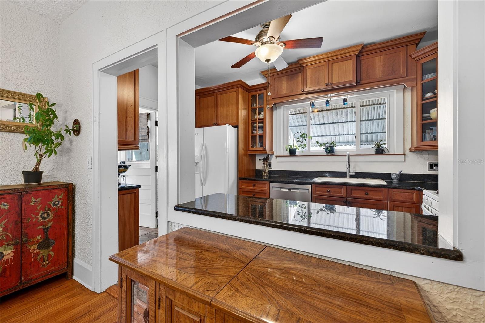 Image 15 of 32 For 1138 23rd Avenue N