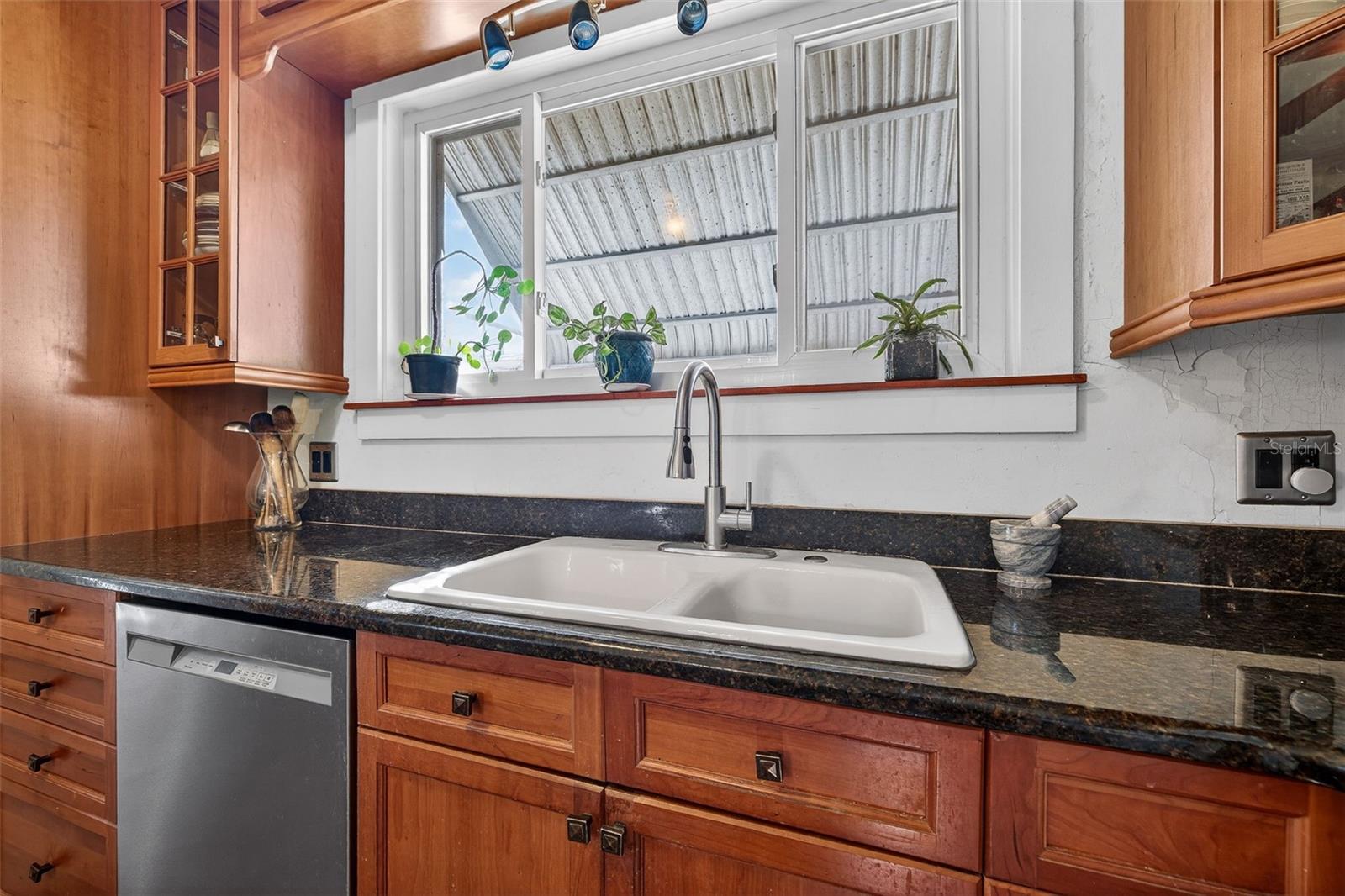 Image 16 of 32 For 1138 23rd Avenue N