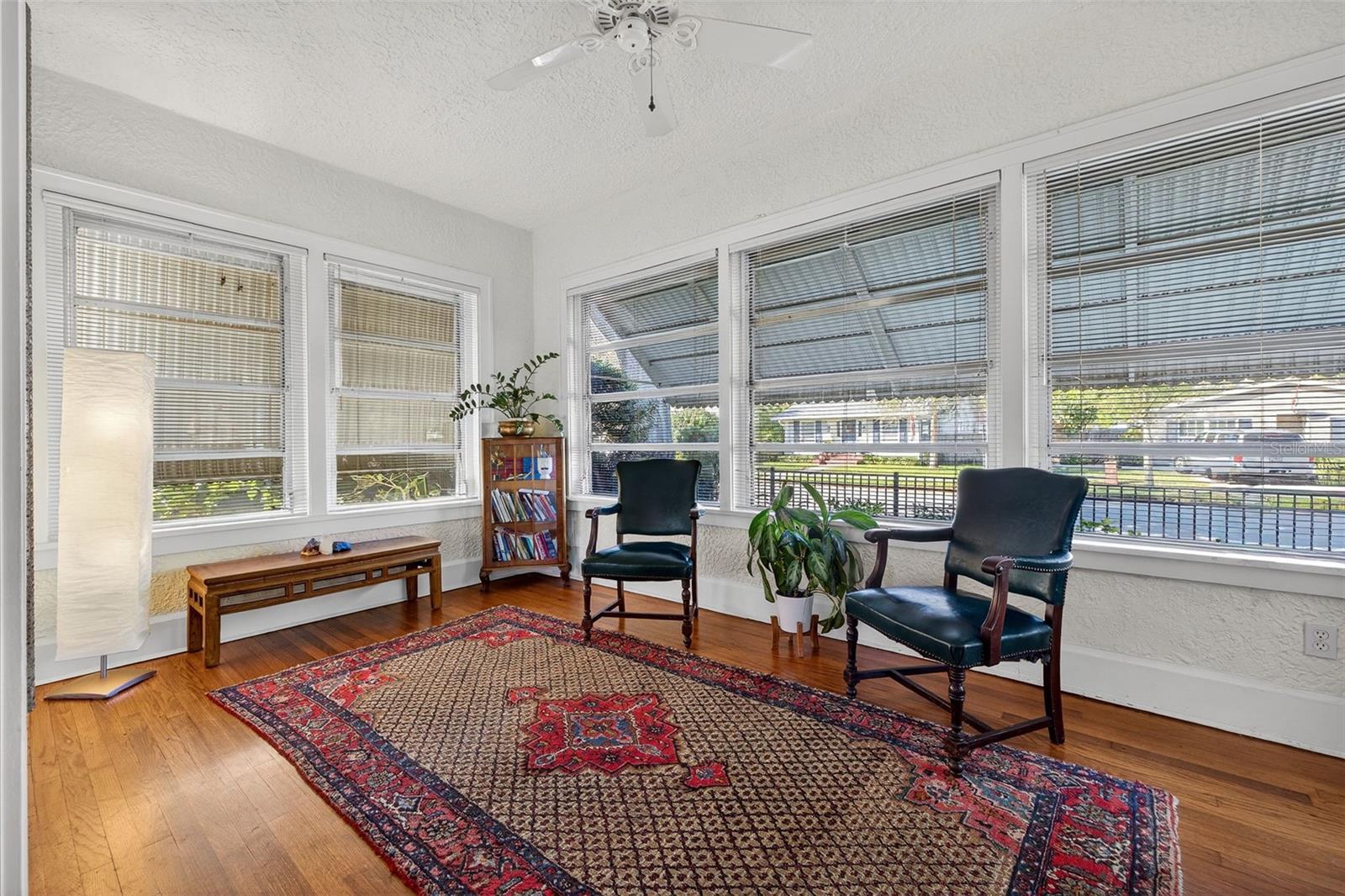 Image 7 of 32 For 1138 23rd Avenue N