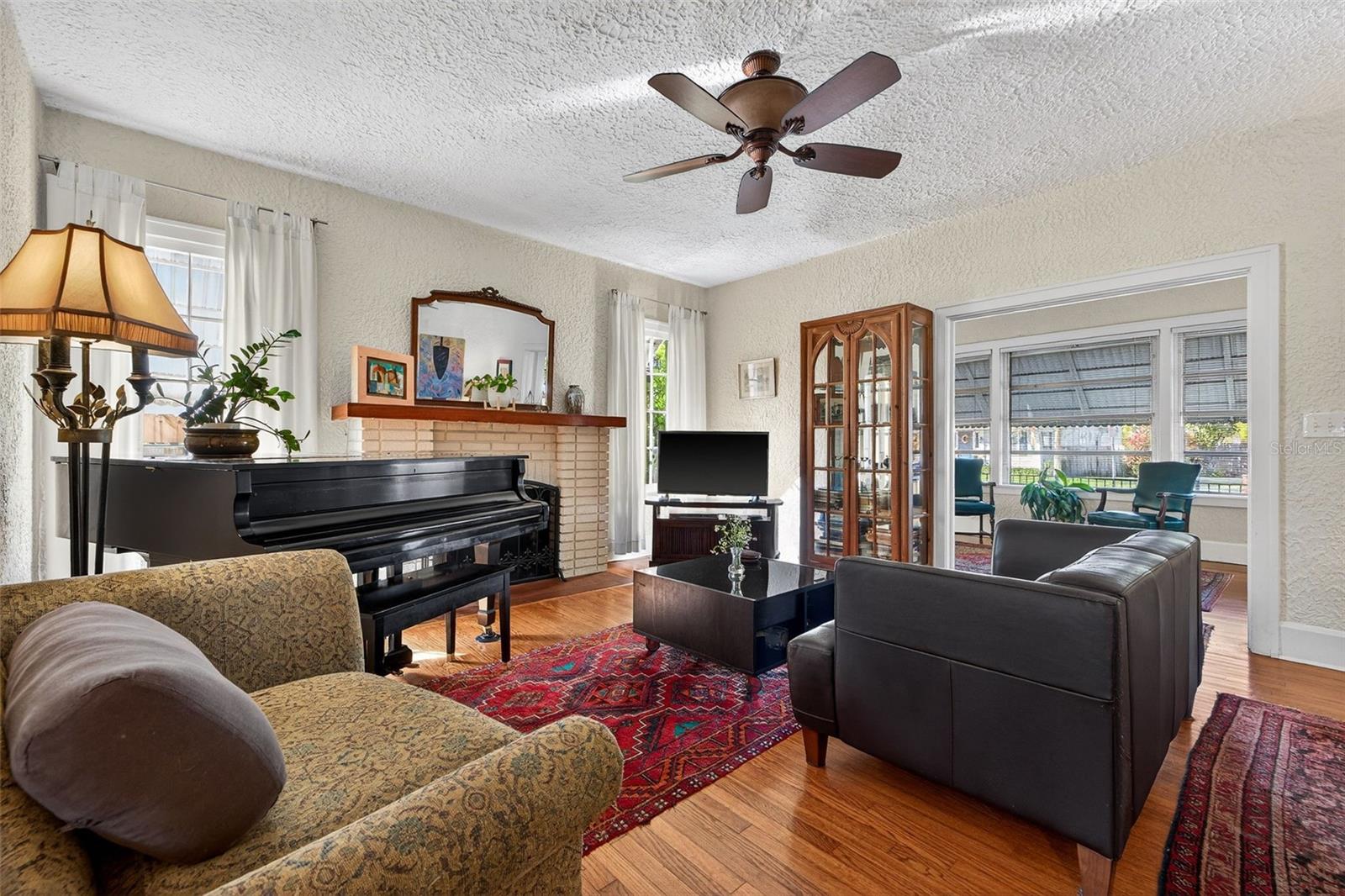 Image 8 of 32 For 1138 23rd Avenue N