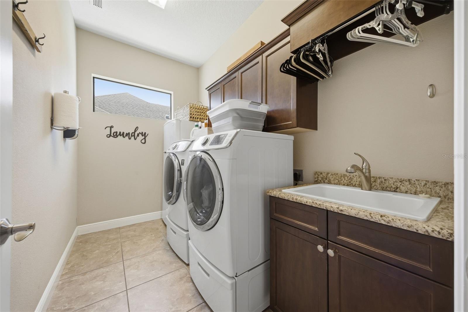 Image 32 of 47 For 5903 Alana Leigh Place