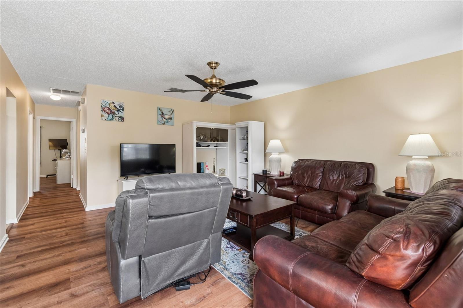 Image 10 of 39 For 1904 Canterbury Lane 5