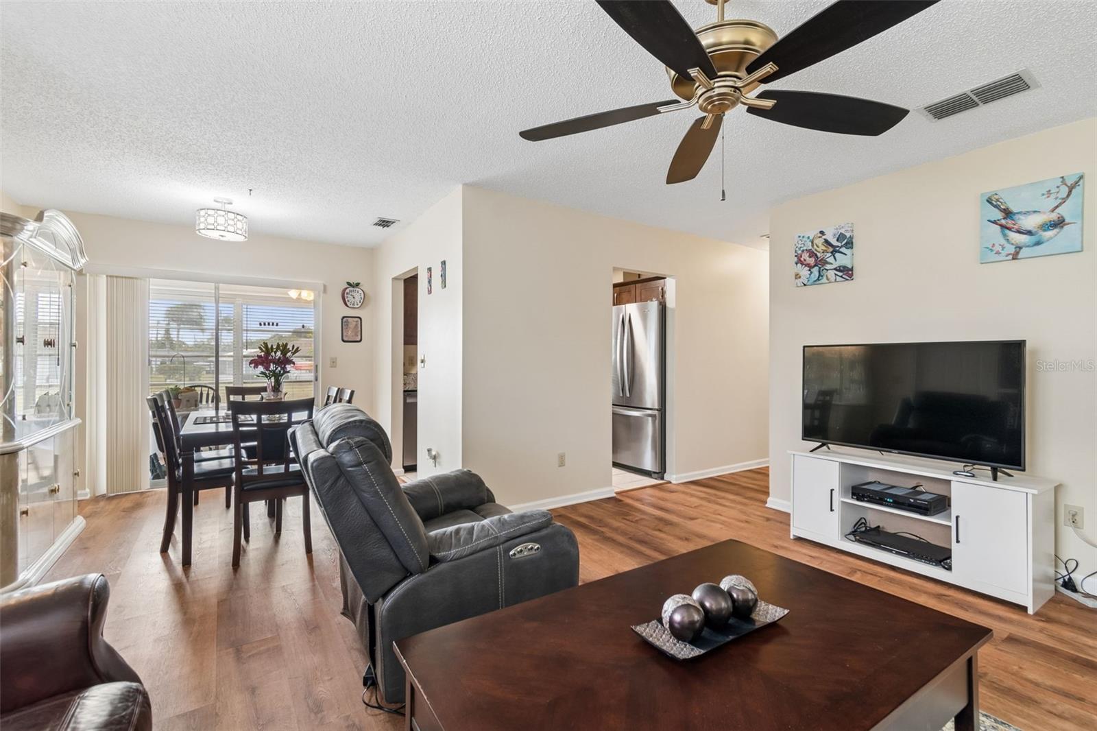 Image 11 of 39 For 1904 Canterbury Lane 5