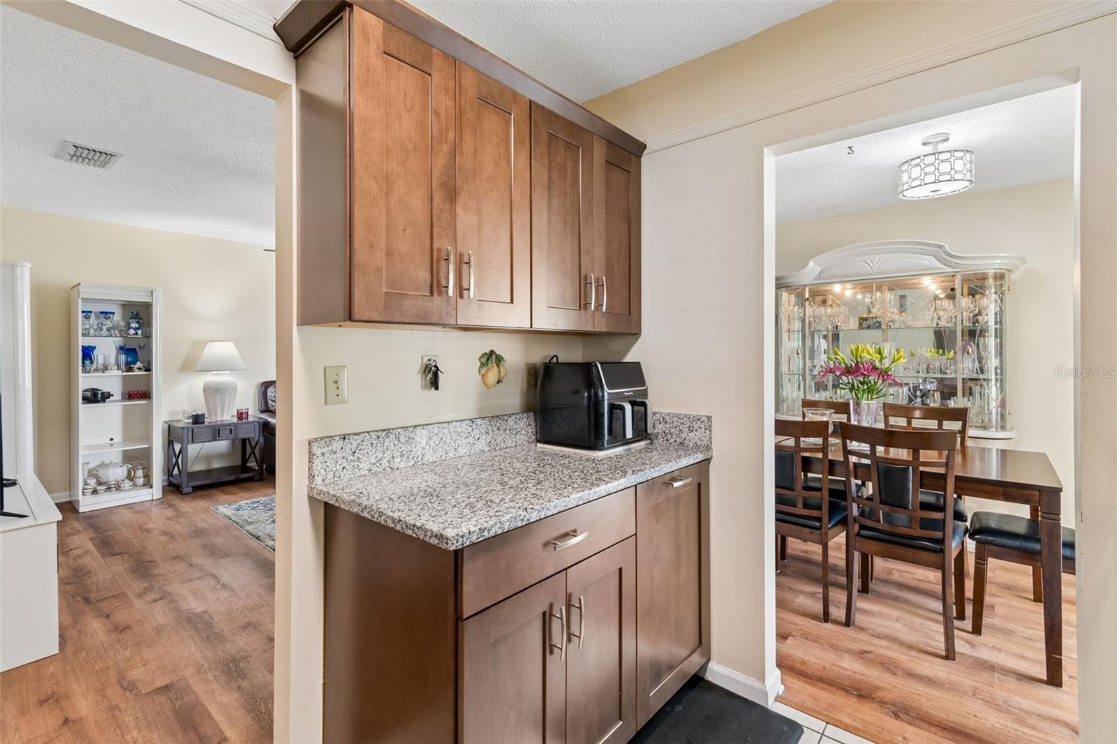 Image 13 of 39 For 1904 Canterbury Lane 5