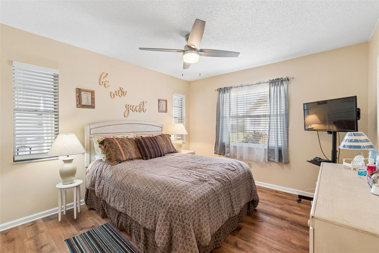 Image 21 of 39 For 1904 Canterbury Lane 5