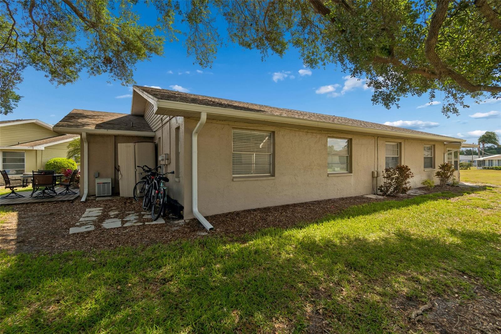 Image 6 of 39 For 1904 Canterbury Lane 5