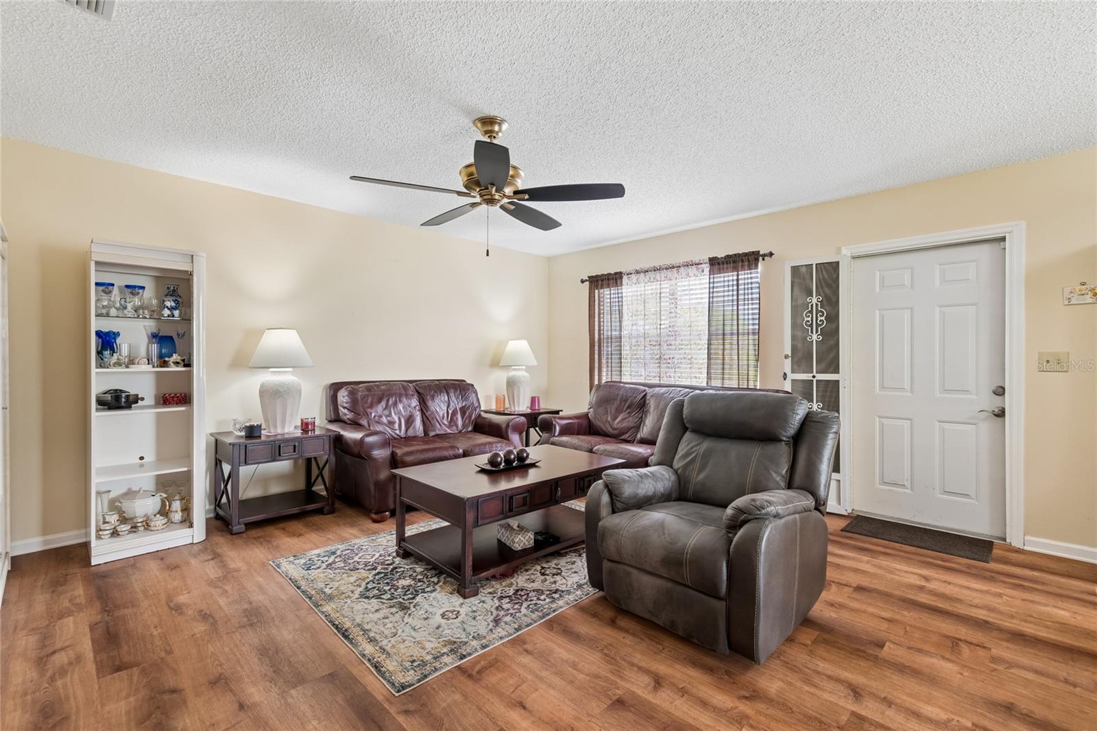 Image 9 of 39 For 1904 Canterbury Lane 5