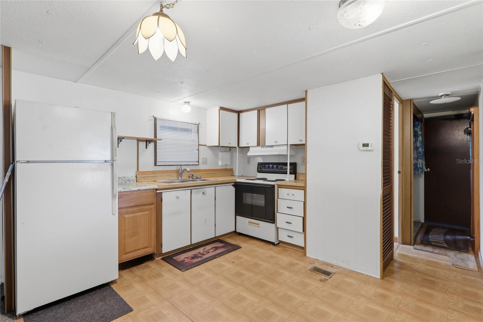 Image 6 of 16 For 37622 March Lane