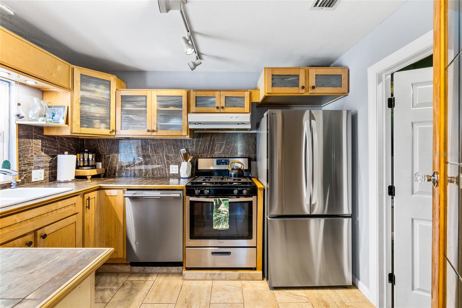 Image 14 of 36 For 4650 2nd Avenue S