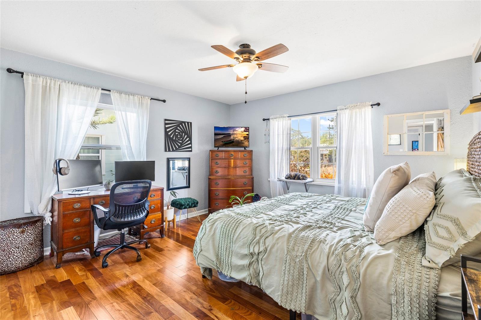 Image 17 of 36 For 4650 2nd Avenue S