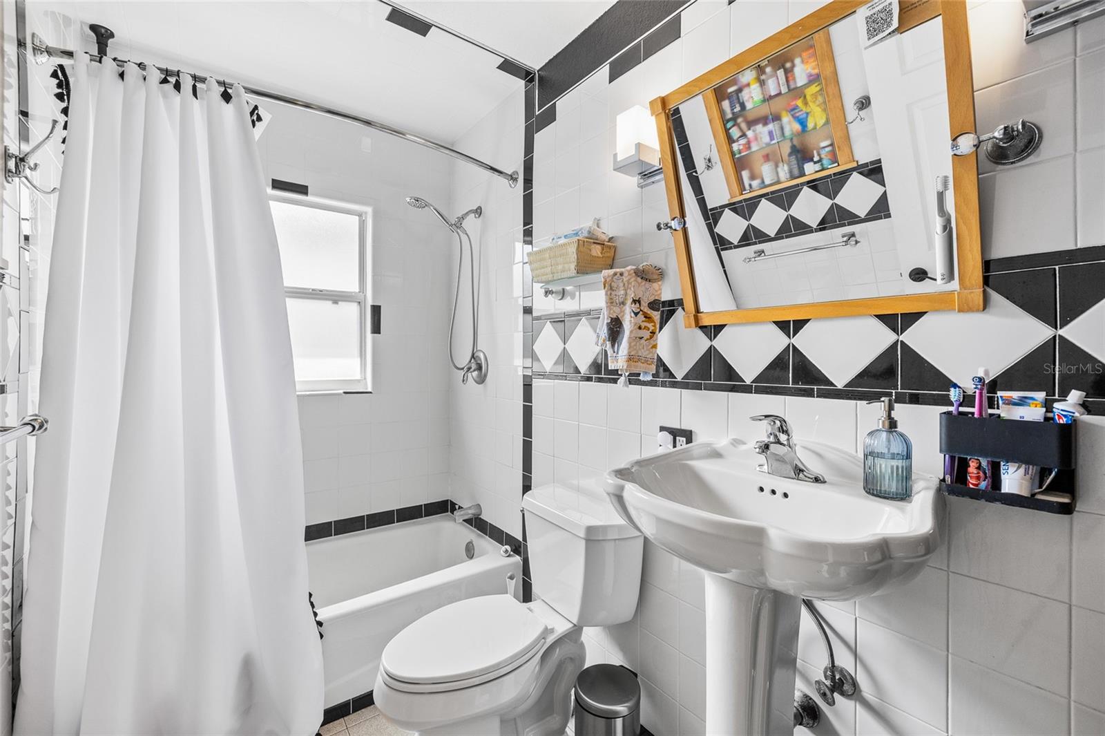 Image 19 of 36 For 4650 2nd Avenue S