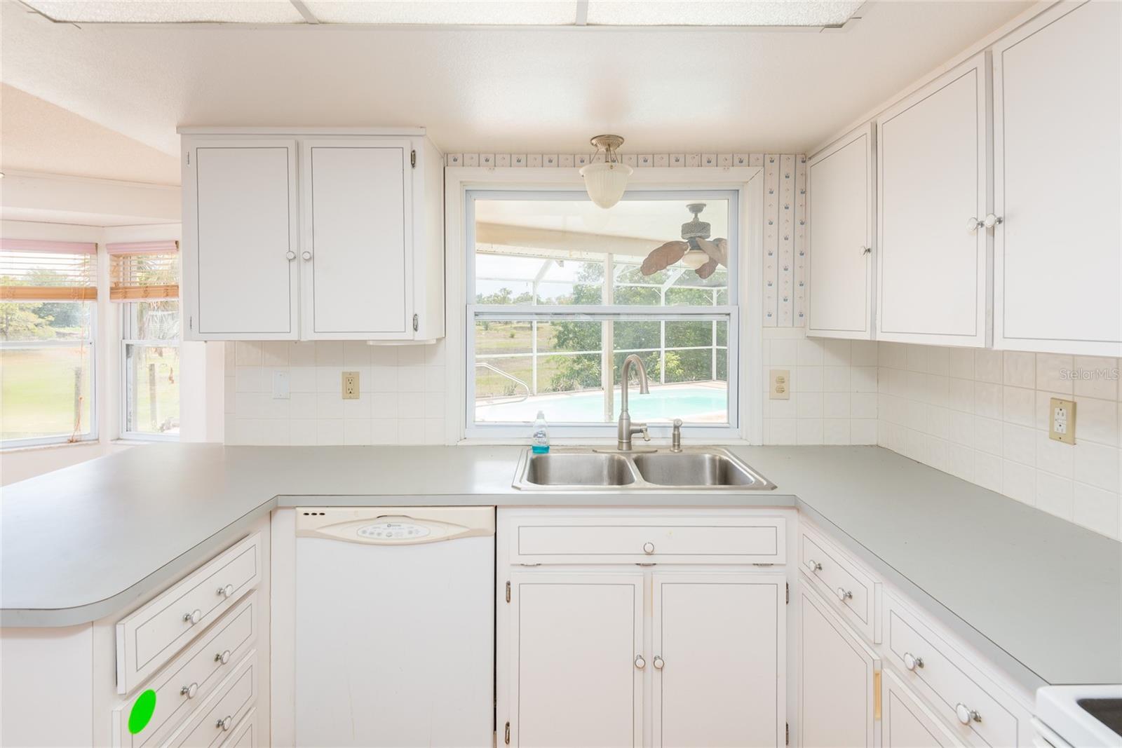 Image 17 of 37 For 7550 Gates Circle