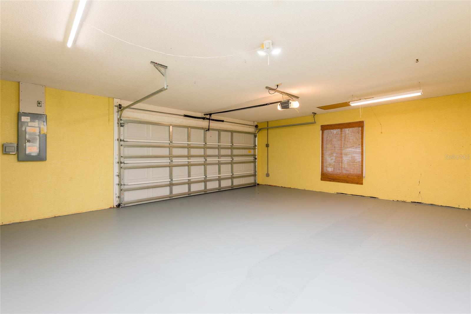 Image 27 of 37 For 7550 Gates Circle