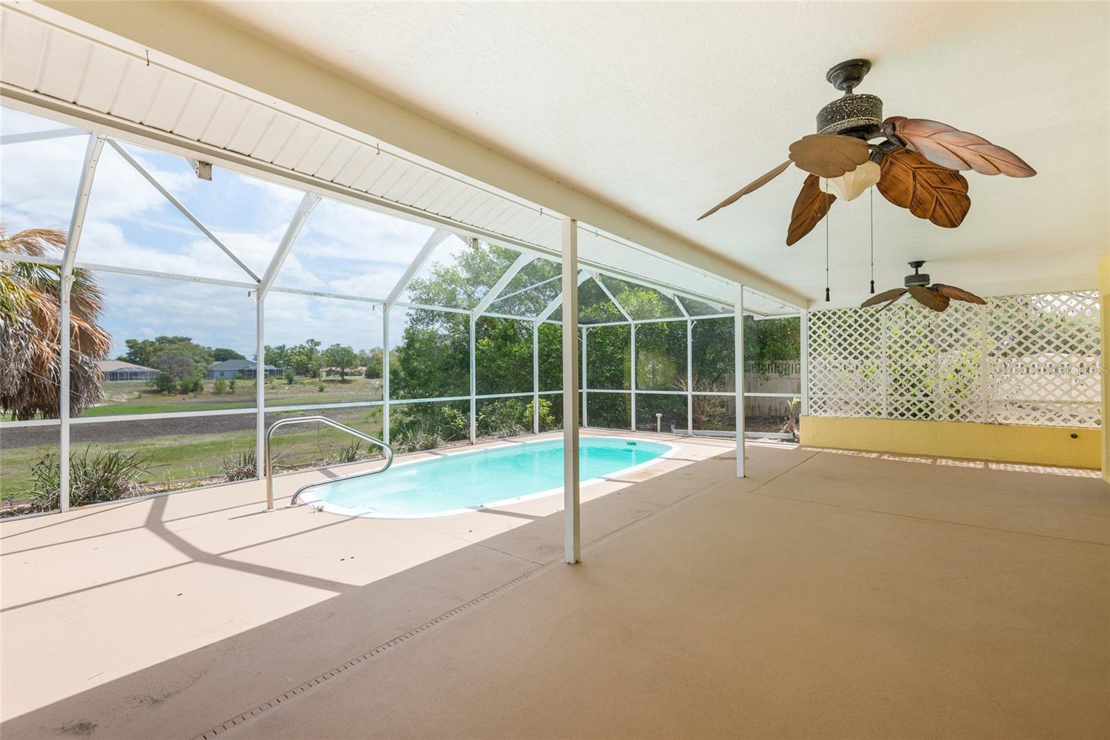 Image 28 of 37 For 7550 Gates Circle